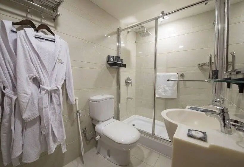 استودیوی استاندارد, Bram Suites