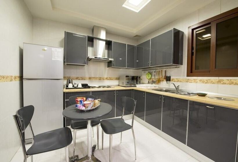 침실 3개 아파트, Bram Suites