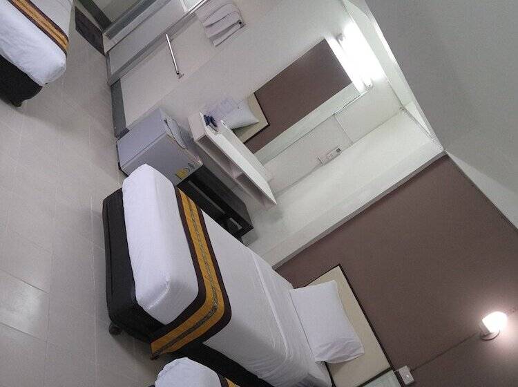 חדר סטנדרט לשלושה, Northlands House