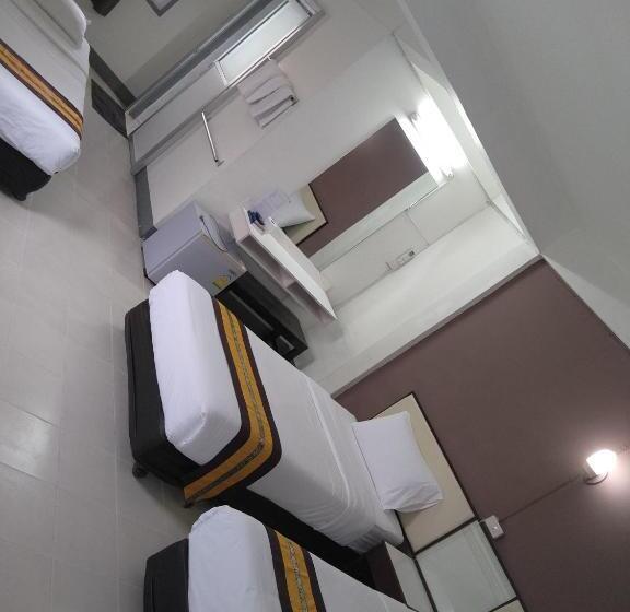 חדר סטנדרט לשלושה, Northlands House