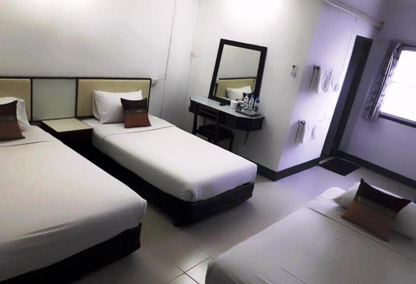 חדר סטנדרט לשלושה, Northlands House