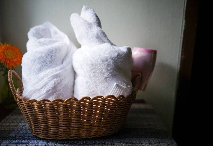 キャビン, Phutarntree