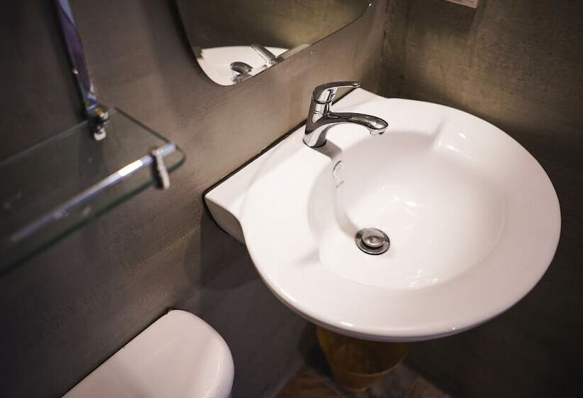 ダブルベッドスタンダードルーム, Phutarntree