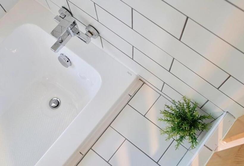 اتاق لوکس با بالکن, Stayktion