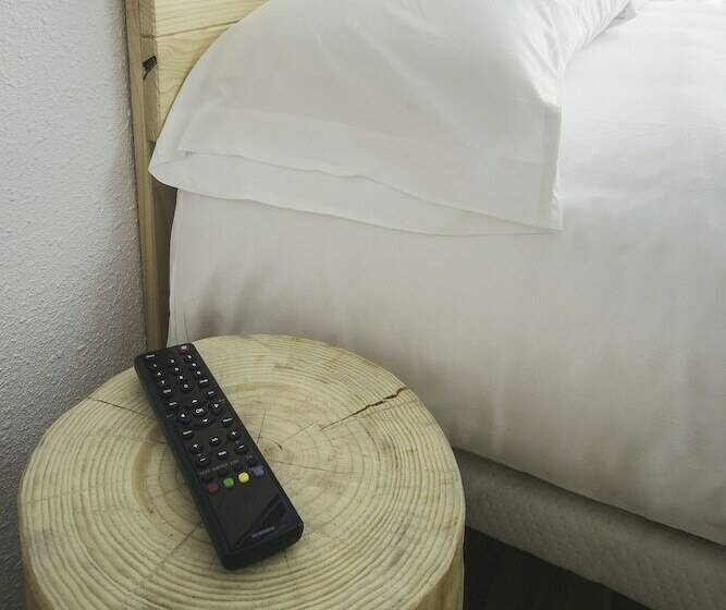 اتاق استاندارد یک نفره, Casual Serantes