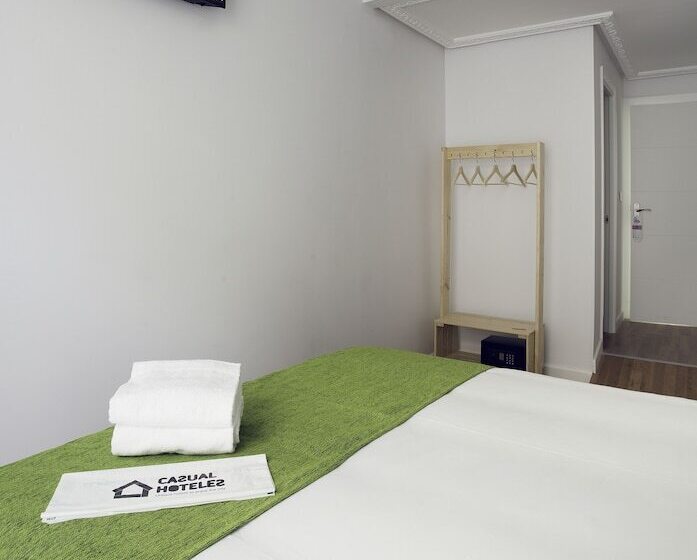 اتاق استاندارد سه نفره, Casual Serantes