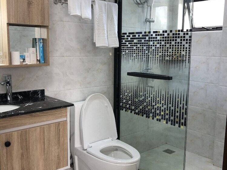 سوییت لوکس, Costa Palawan Resort