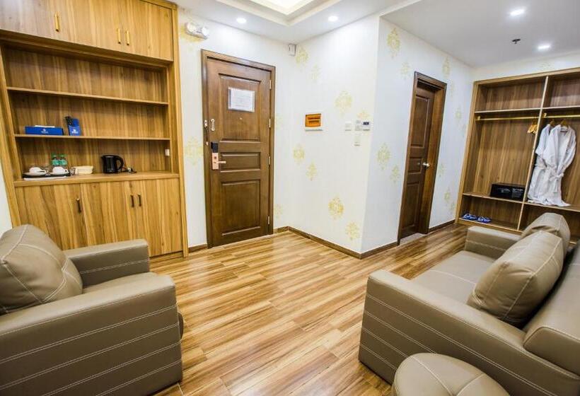 سوییت لوکس, Costa Palawan Resort