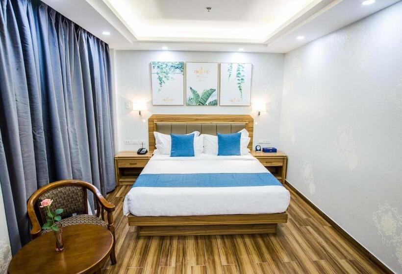 سوییت لوکس, Costa Palawan Resort