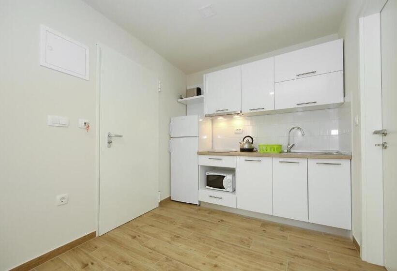 إستوديو قياسى, Idassa Atrium Rooms