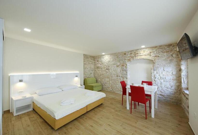 إستوديو قياسى, Idassa Atrium Rooms