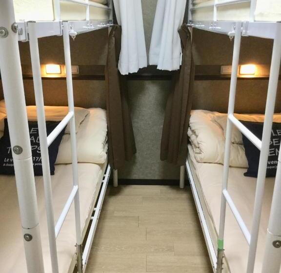 Четырехместный Номер Стандарт с Двухъярусными Кроватями, Keimei Guest House