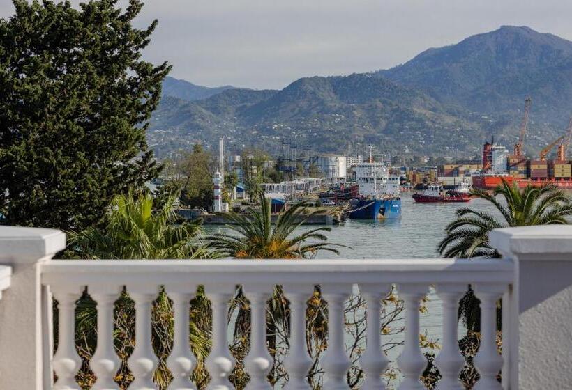 غرفة ديلوكس مطلّة علي البحر مزوَّدة بشُرفة, Le Port Boutique Apart