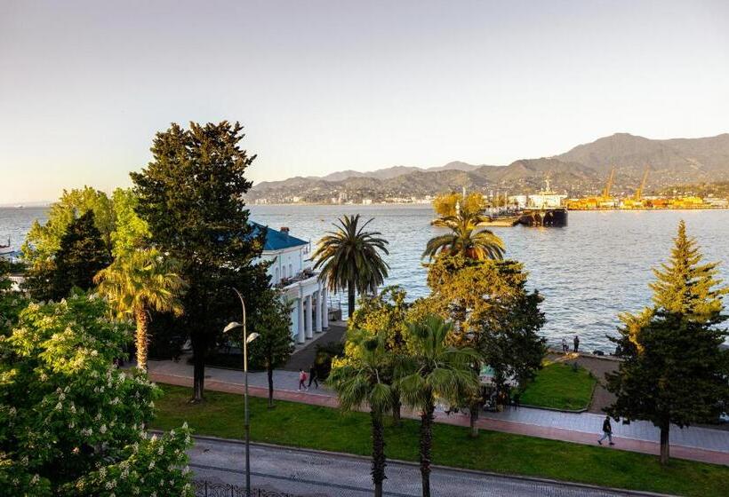 اتاق لوکس با بالکن و چشم‌انداز دریا, Le Port Boutique Apart