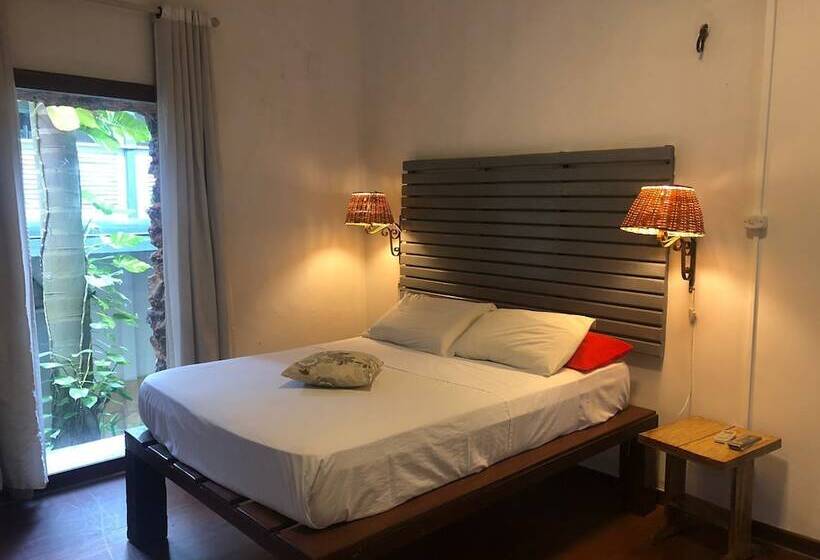 스탠다드 트리플 룸, Palma Hostel