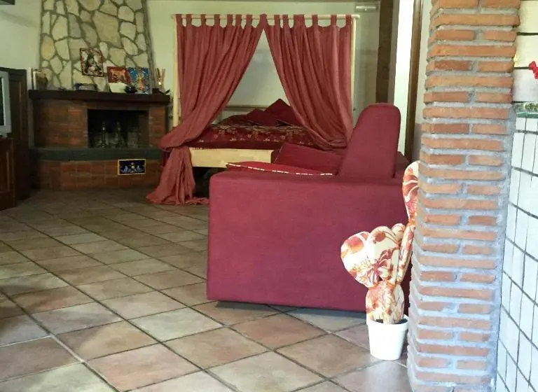 スタンダードインサイドビュールーム, Sicilian Home