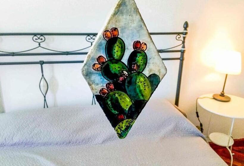 דירת חדר עם טרסה, Sicilian Home