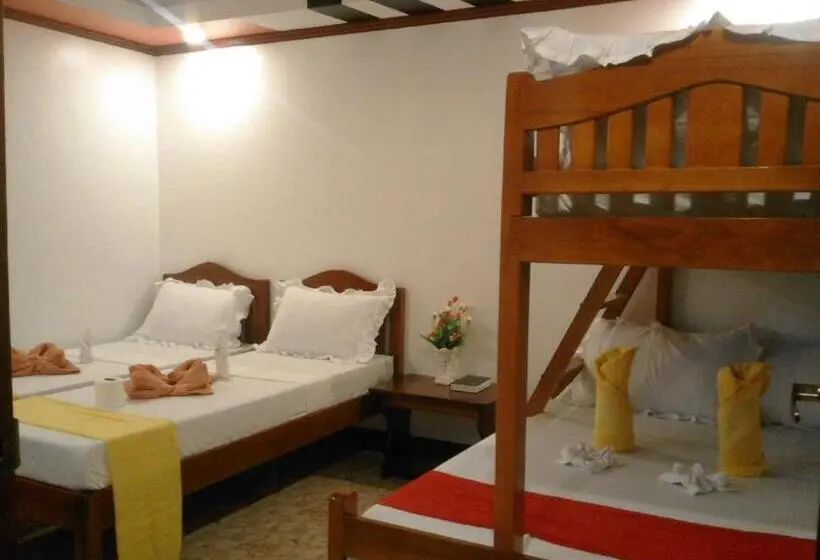 اتاق خانوادگی, Vali Joe Travel Lodge