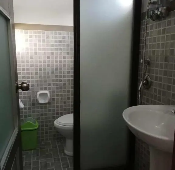 اتاق اکونومی, Vali Joe Travel Lodge