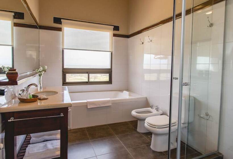 Четырехместный Номер Стандарт, Guachipas Golf Hotel Boutique