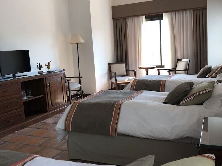 Четырехместный Номер Стандарт, Guachipas Golf Hotel Boutique