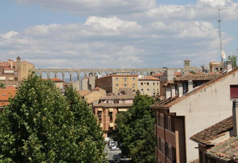 استودیو خانوادگی, Apartamentos Aralso