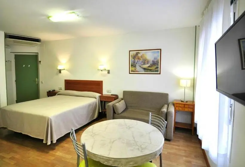 استودیوی استاندارد, Apartamentos Aralso