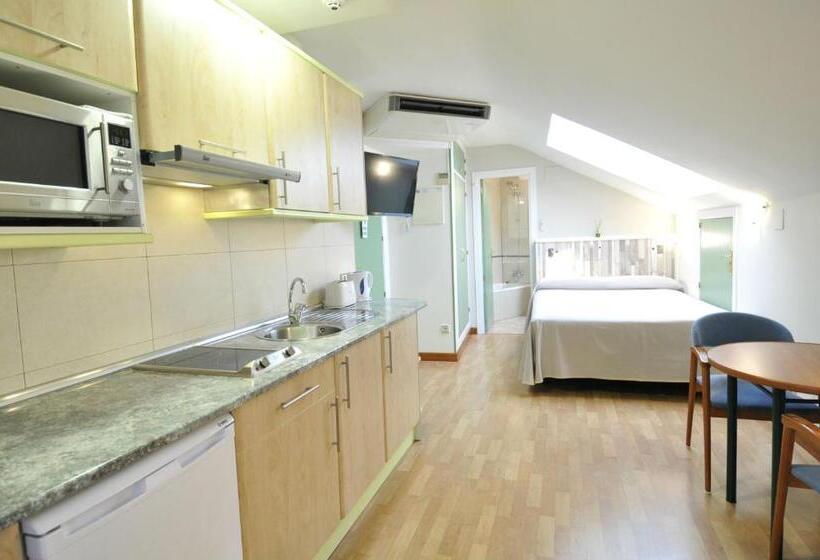 استودیوی استاندارد, Apartamentos Aralso