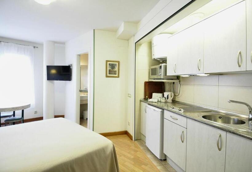 استودیوی استاندارد, Apartamentos Aralso