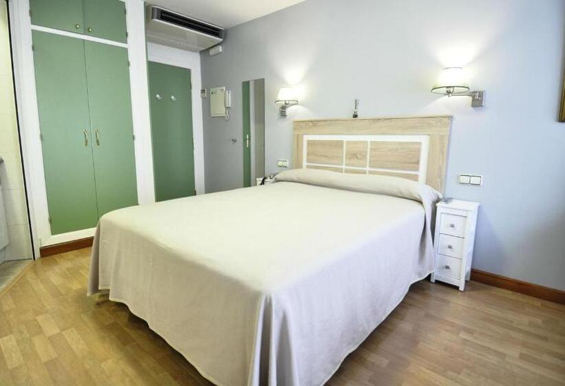استودیوی استاندارد, Apartamentos Aralso