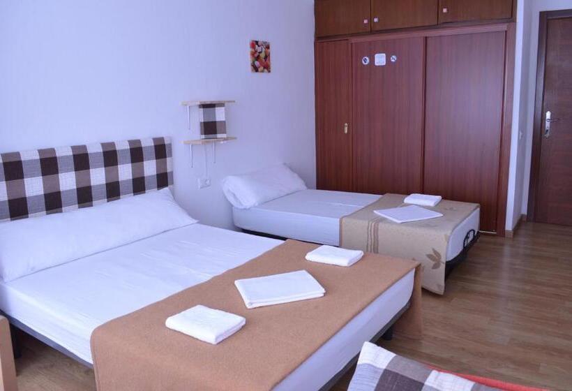 Номер Стандарт Совместная Ванная, Ararat Hostel