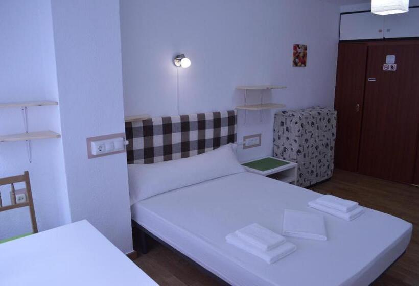 Номер Стандарт Совместная Ванная, Ararat Hostel