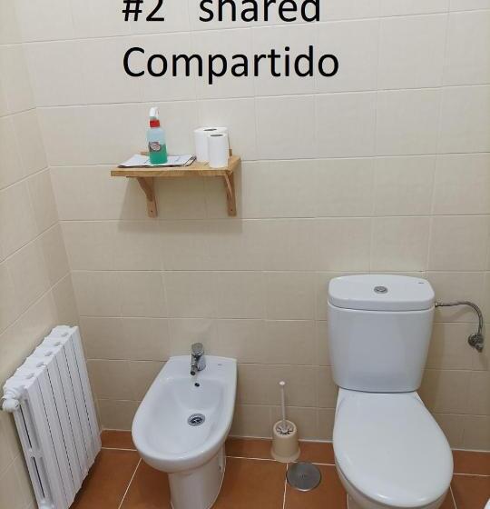 Номер Стандарт Совместная Ванная, Ararat Hostel