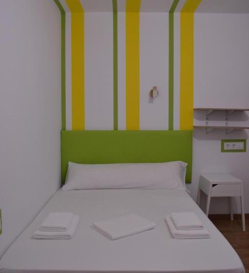 Номер Стандарт Совместная Ванная, Ararat Hostel