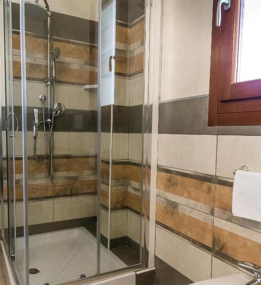 غرفة قياسية ثلاثية, La Piazzetta Guest House