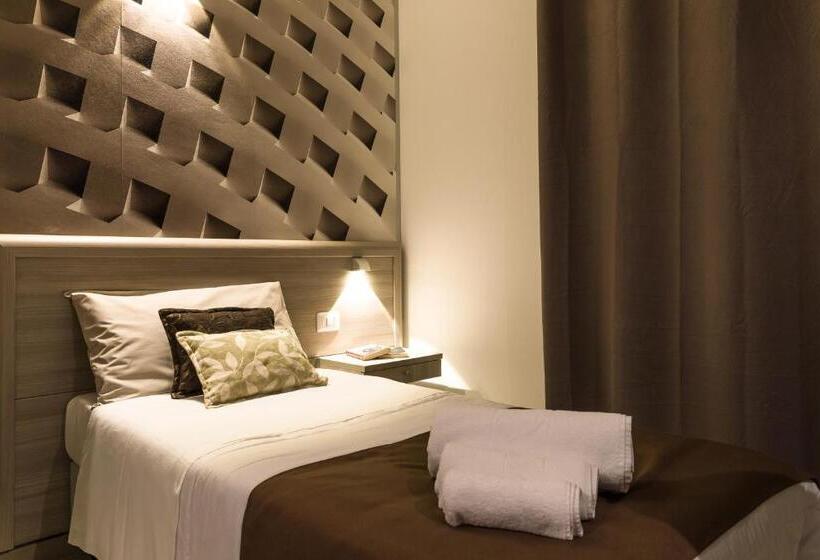 غرفة قياسية ثلاثية, La Piazzetta Guest House