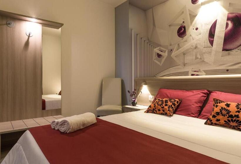 Номер Стандарт Трехместный, La Piazzetta Guest House