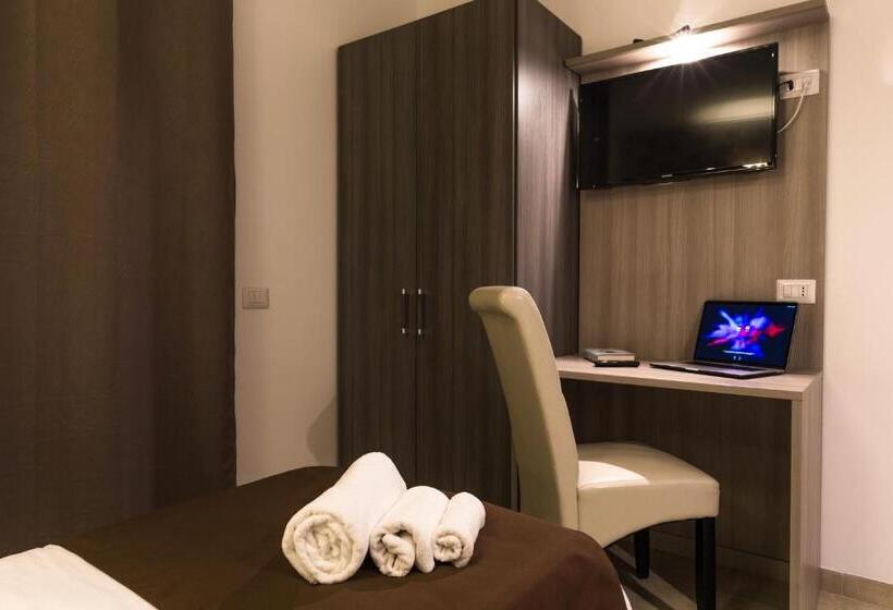 غرفة قياسية ثلاثية, La Piazzetta Guest House