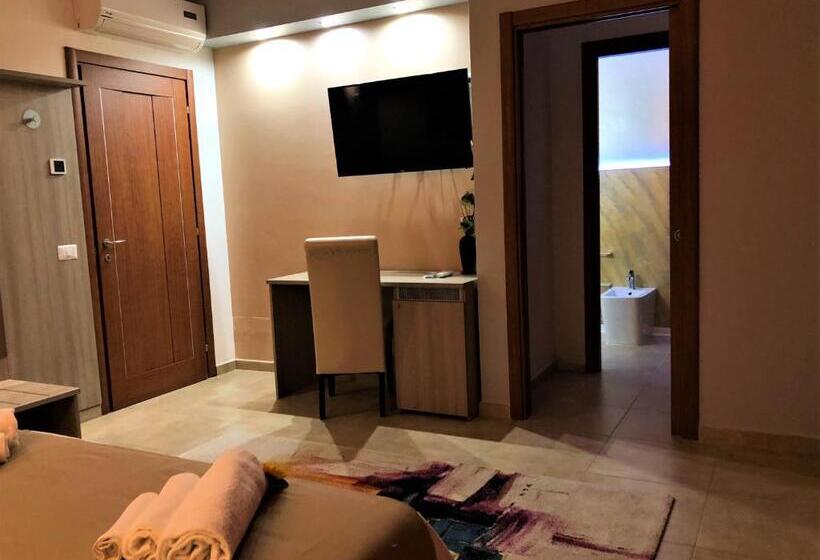 غرفة سوبيريور ثلاثية, La Piazzetta Guest House