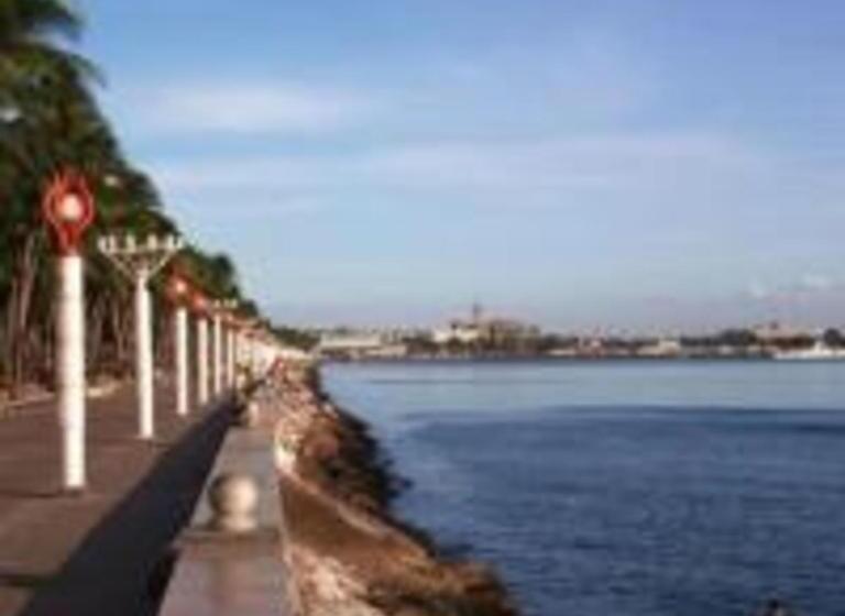 Studio Standard Vue Mer, Manila Bay Sea View Modern Deluxe Studio With Balcony X Free Pool And Sauna Access Promo X Updated 2