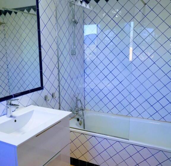 标准间, Ronda Moments