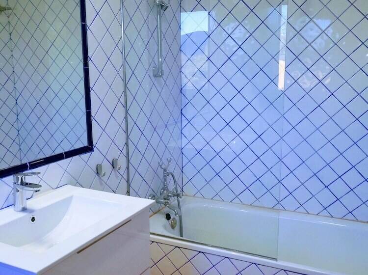 标准间, Ronda Moments