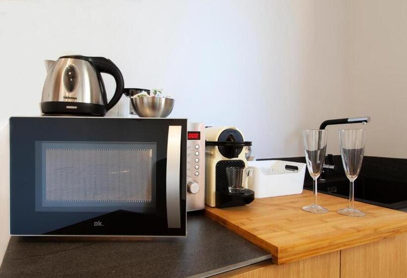 اتاق استاندارد در طبقه همکف, Welldone Metropol