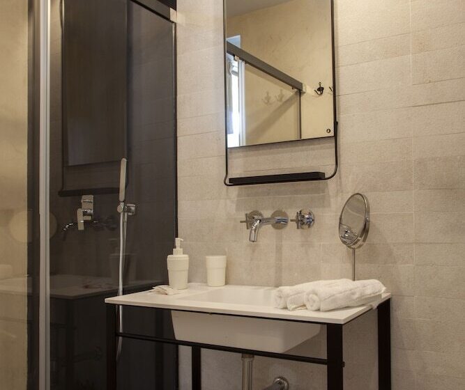 اتاق استاندارد در طبقه همکف, Welldone Metropol