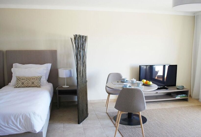 استودیوی استاندارد, Pestana Gramacho Residences