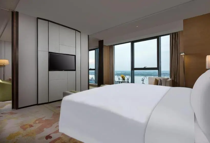 سوئیت با تخت بزرگ, Holiday Inn Nanjing Harbour, An Ihg