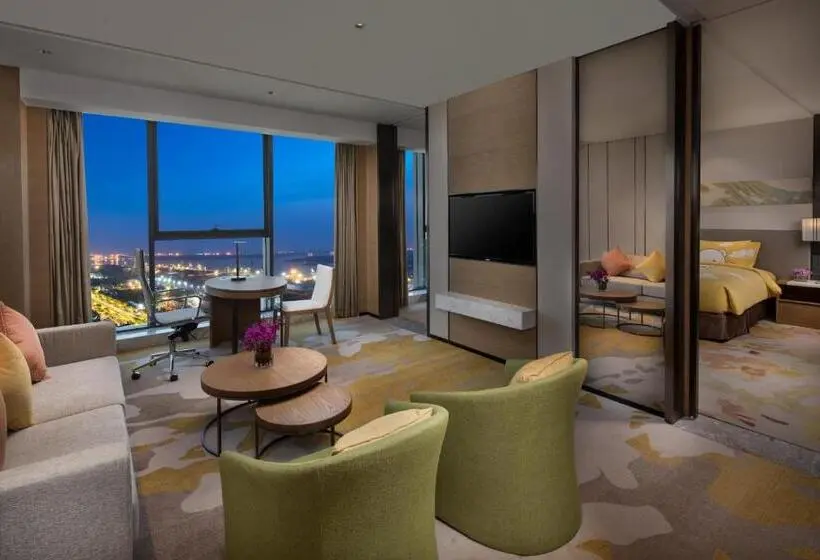 سوئیت با تخت بزرگ, Holiday Inn Nanjing Harbour, An Ihg