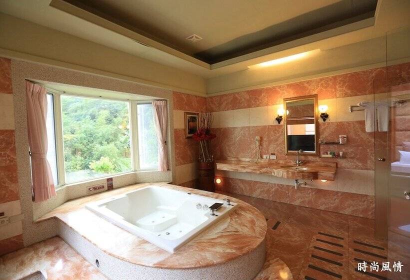 اتاق استاندارد, Regale Motel