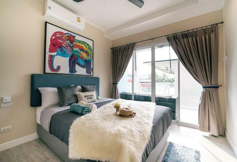 اتاق لوکس, Surf & Sand Resort