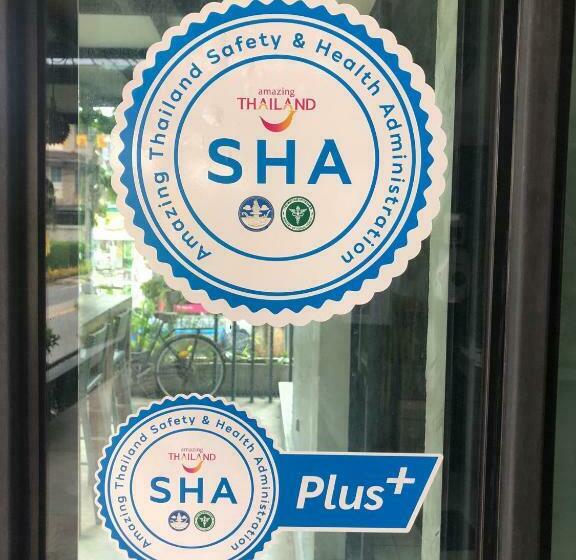 اتاق لوکس, Surf & Sand Resort